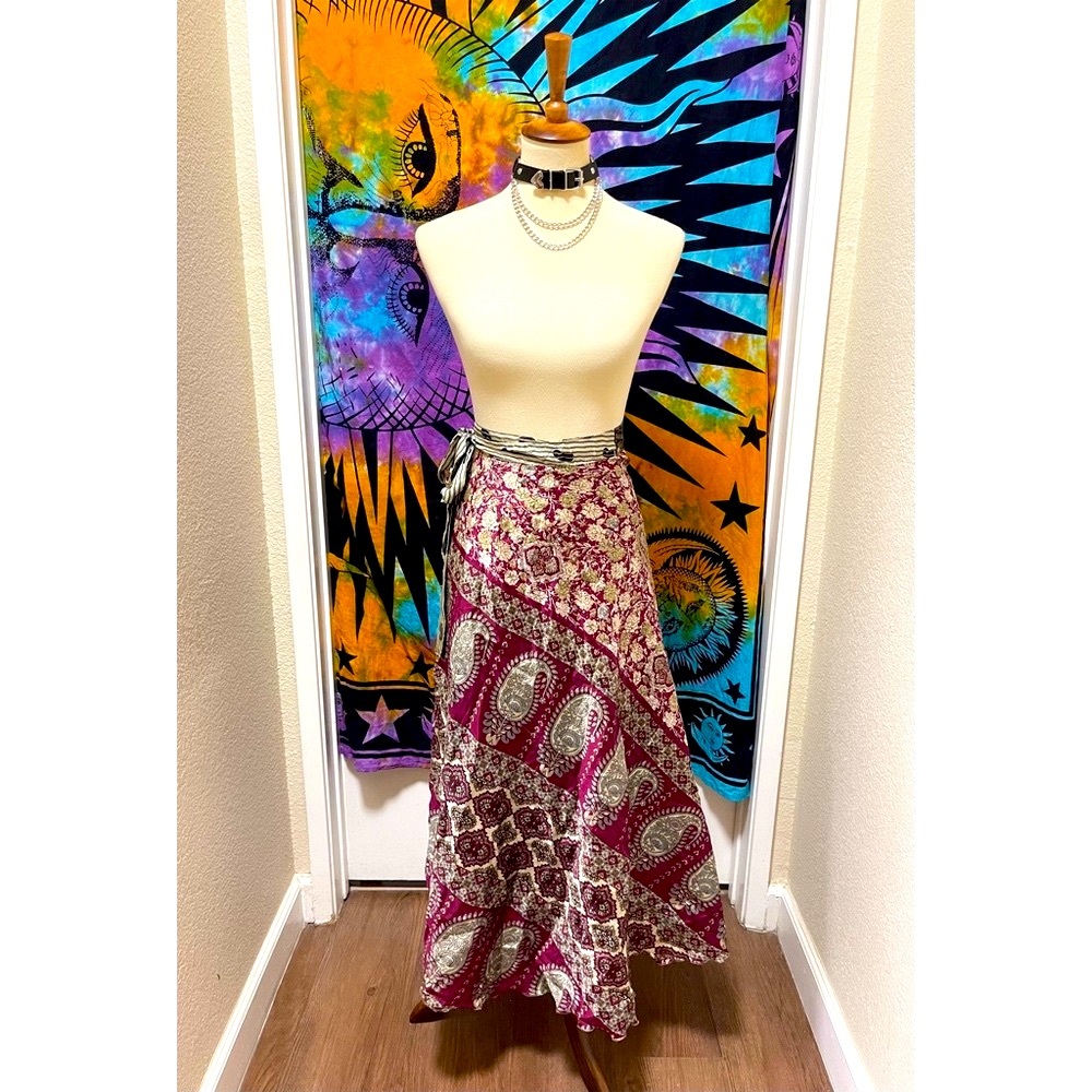 🌈 Gorgeous Vintage boho paisley skirt